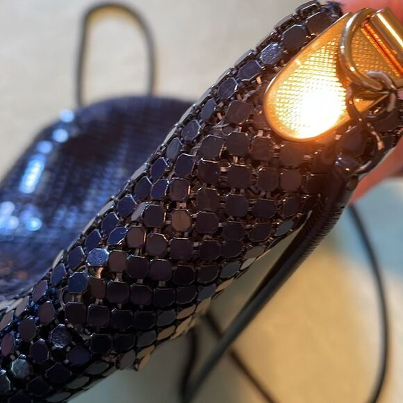 Vintage Aluminum mesh shoulder bag or clutch made in Hong Kong 10” x 6” zipper - Picture 8 of 14